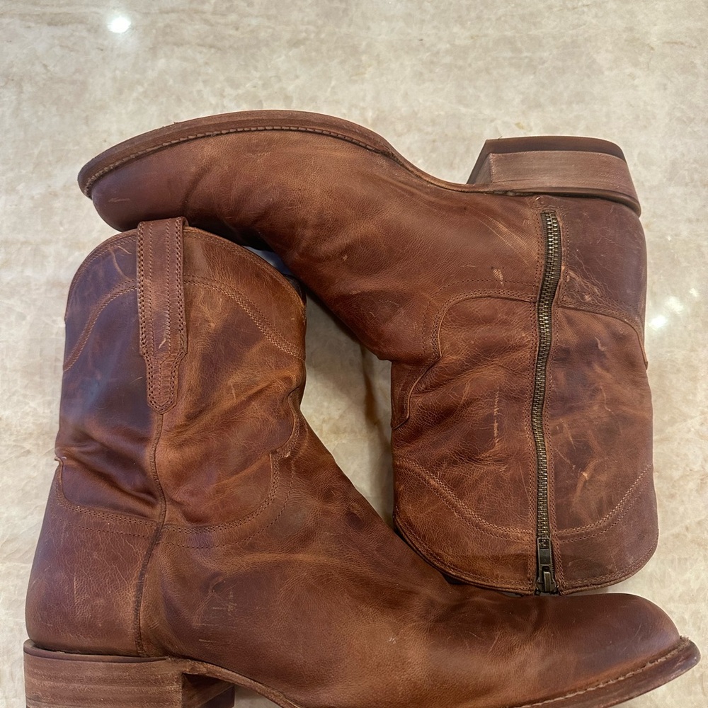 Men’s size 15 EE Tecova zip up boot in distressed brown.